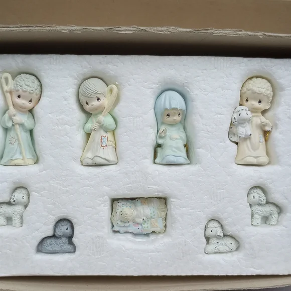 1990 Enesco Precious Moments Miniature  Nativity Scene and The Three Wise Men - Picture 8 of 10